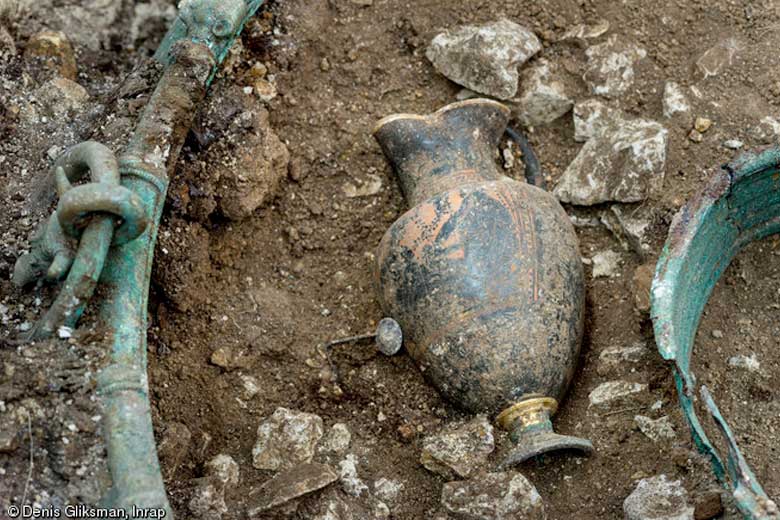 Decorated Greek wine jug found inside the bronze cauldron © Denis Gliksman, Inrap
