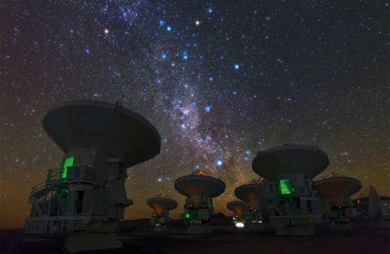 The Southern Milky Way Above ALMA Ambassador Babak Tafreshi snapped this remarkable image of the antennas of the Atacama Large Millimeter/submillimeter Array (ALMA), set against the splendour of the Milky Way. The richness of the sky in this picture attests to the unsurpassed conditions for astronomy on the 5000-metre-high Chajnantor plateau in Chile’s Atacama region
