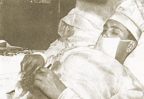 1961, Soviet surgeon removes his own Appendix